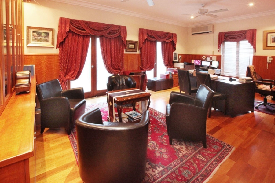 5 Bedroom Property for Sale in Welgemoed Western Cape